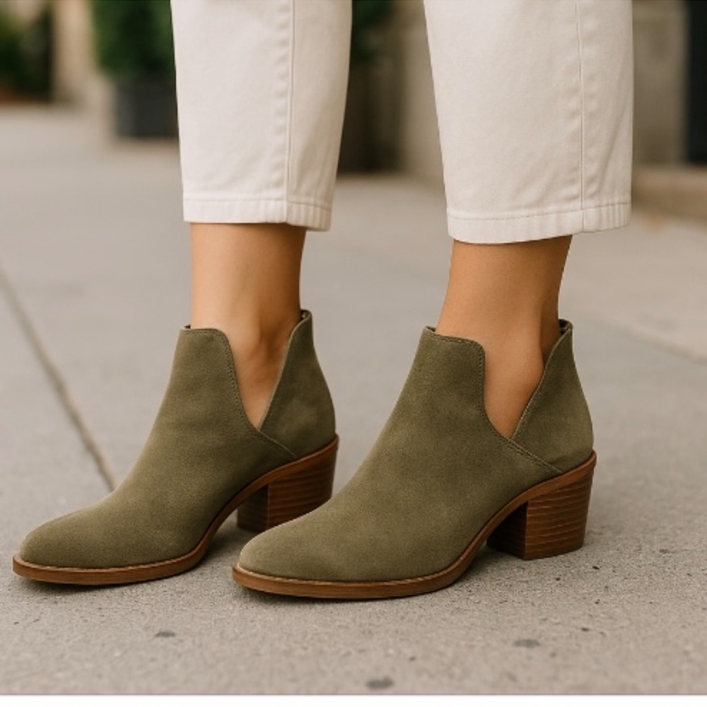 STEVE MADDEN Women’s Size 5M Green Back Zip Ankle Boots Booties